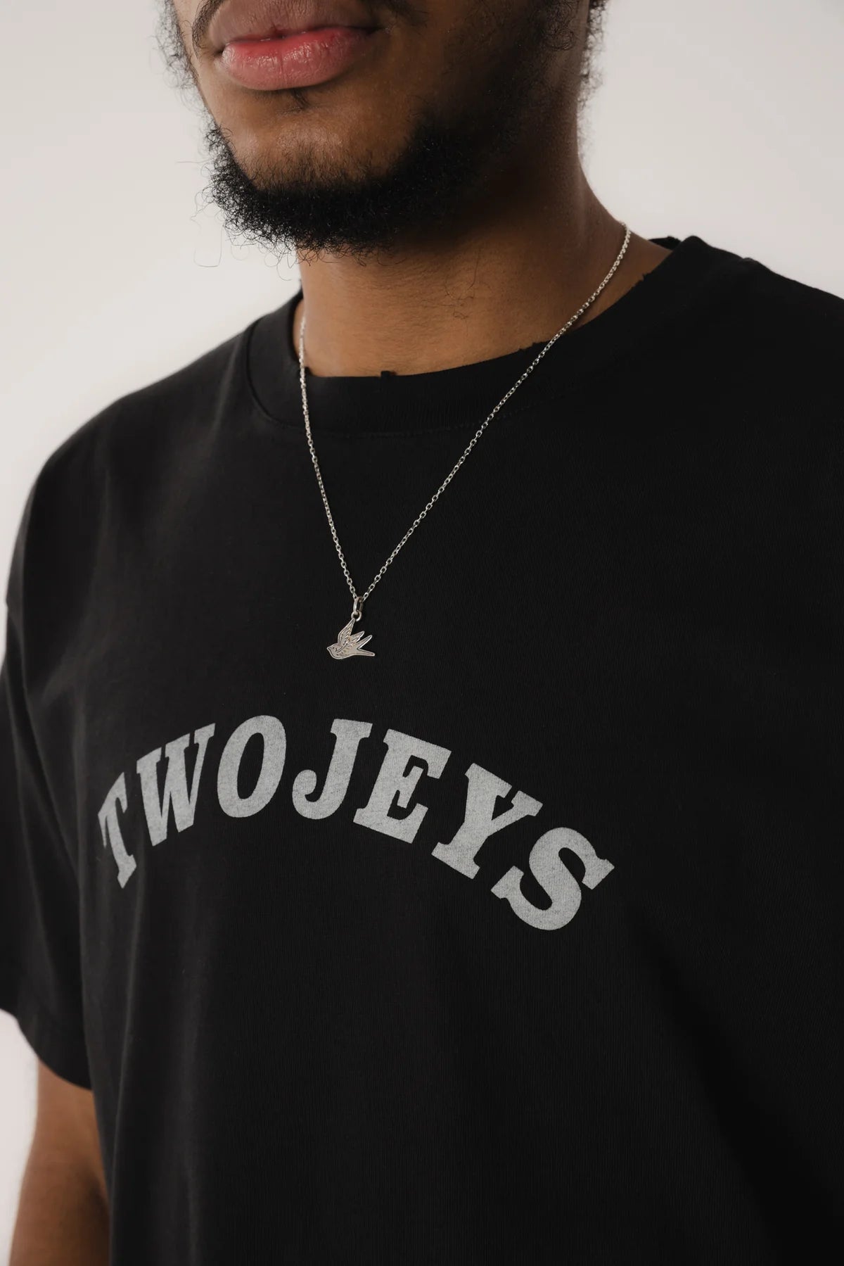 SILHOUETTE LIBERTY NECKLACE