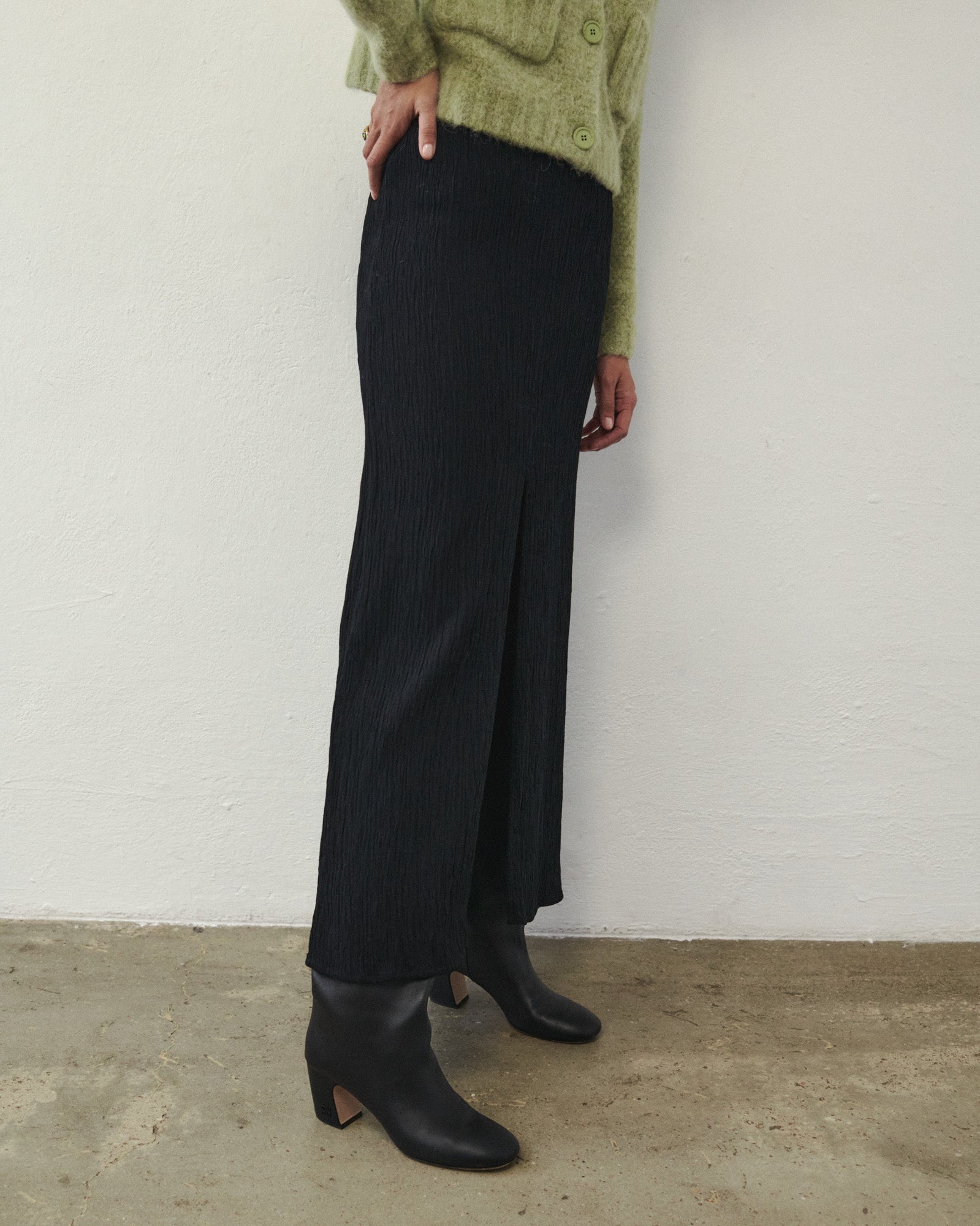 YUMI MAXI SKIRT BLACK