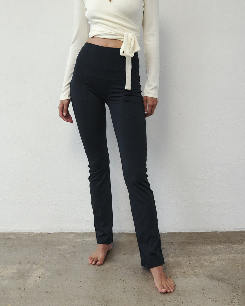 LIV FLARE LEGGINGS BLACK