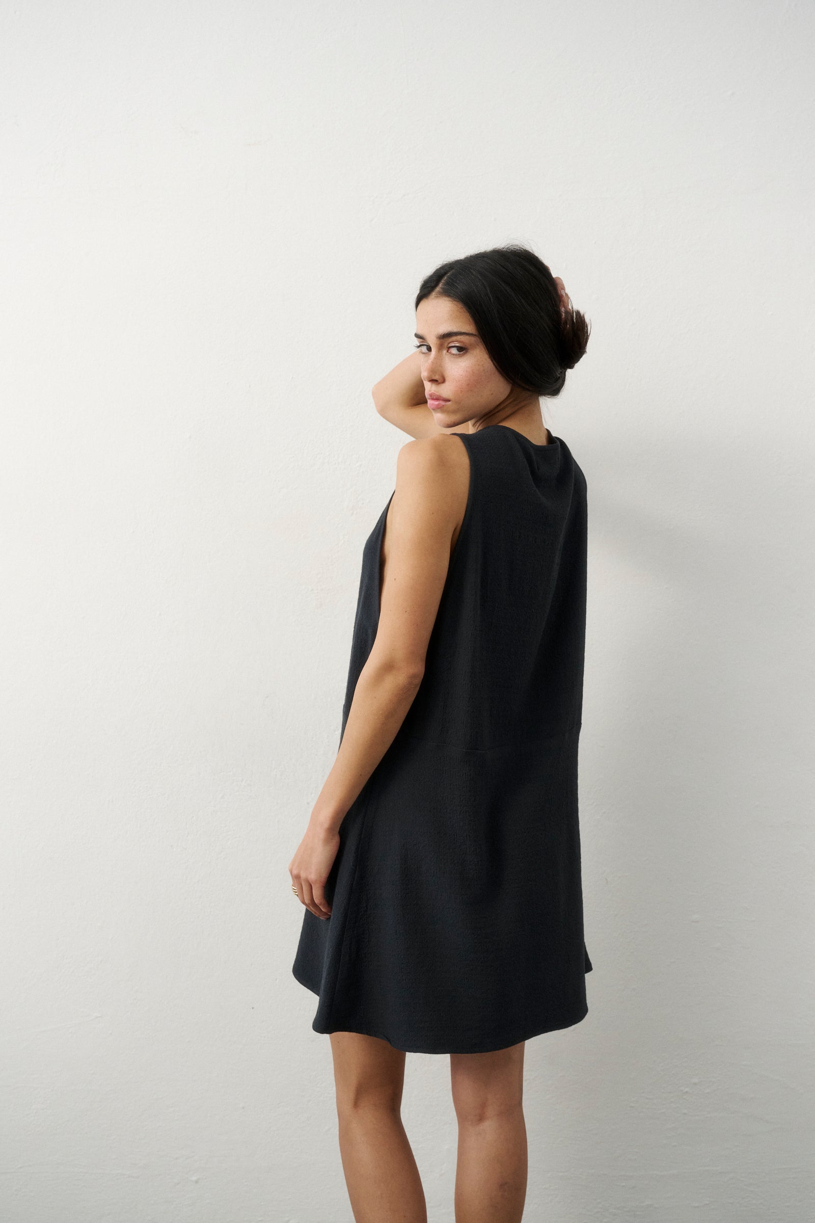 ALMOND DRESS GRAPHITE