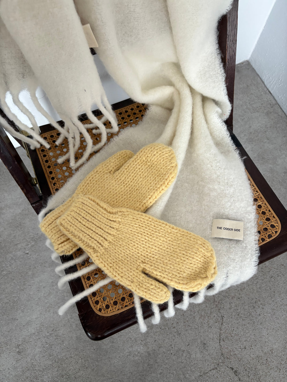 RĘKAWICZKI WEŁNIANE SNUG YELLOW