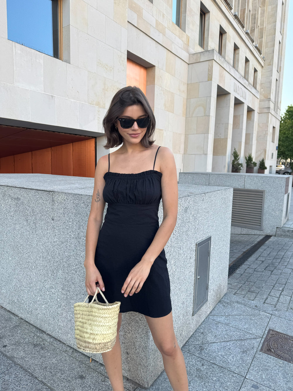 SUKIENKA  CAPRI CZARNA