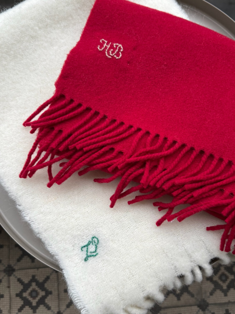 SZALIK WEŁNIANY ALL OVER