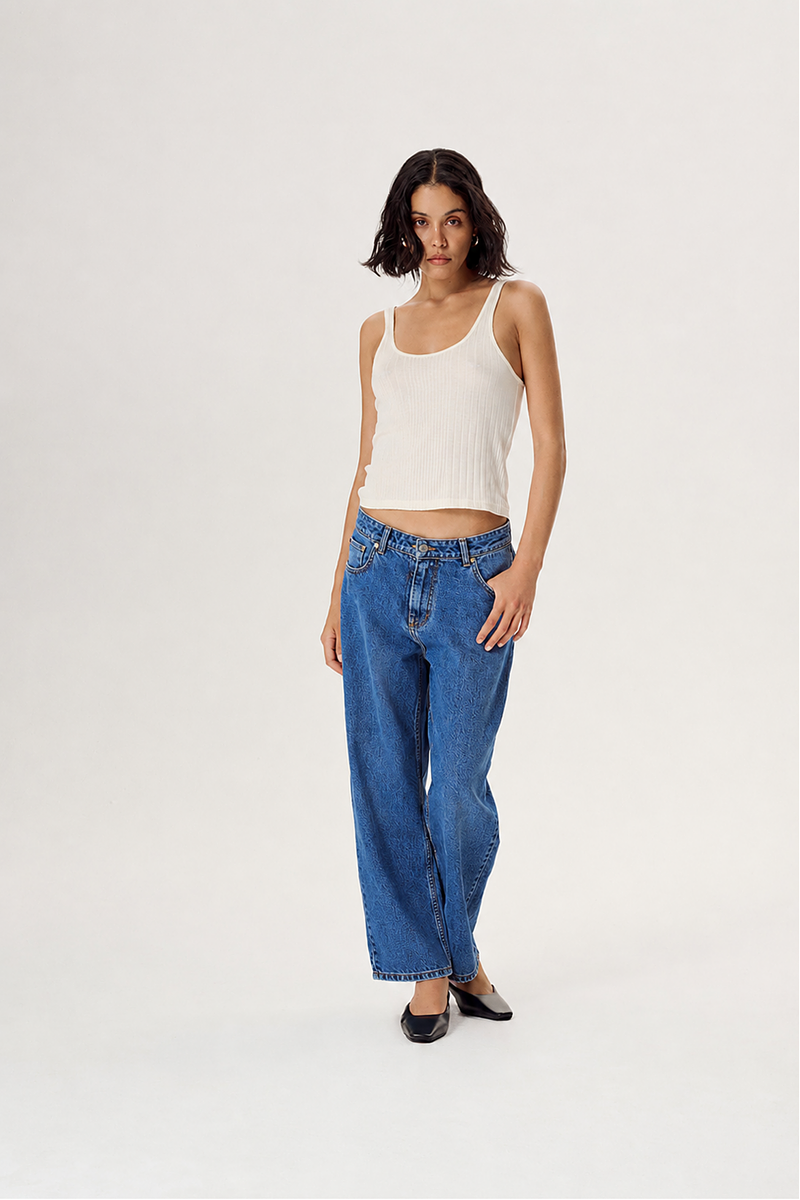 JEANS CEO FREUND NAVY
