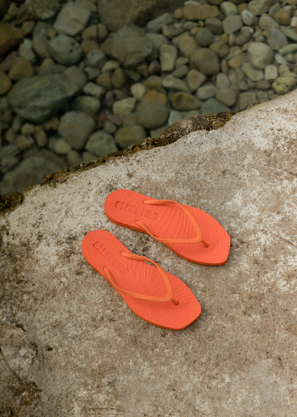 SLEEPERS TAPERED FLIP FLOPS